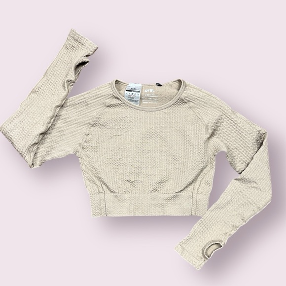 AYBL Luxe Seamless Long Sleeve Crop Top in Mocha Colour | M - Picture 2 of 4